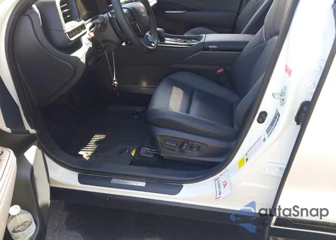 2025 Toyota Crown Signia Xle from USA, damaged, VIN JTDACAAJ2S3015254